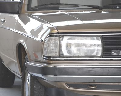 Classic-Motique-Oldtimer-Audi-100-5E-Typ-43-Baujahr-1982.JPG